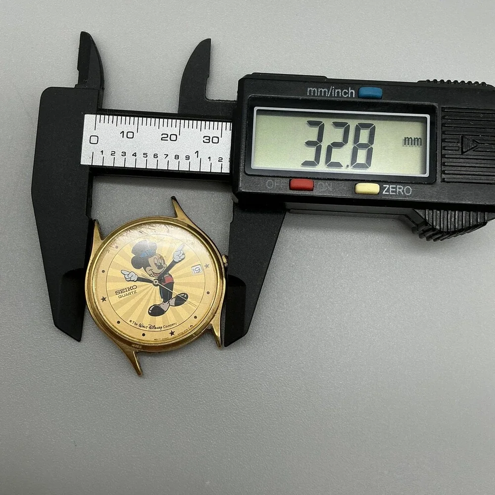 Vintage Seiko Mickey Mouse Mens Watch 33mm Gold Dial 5Y22-8039 Date Non Running